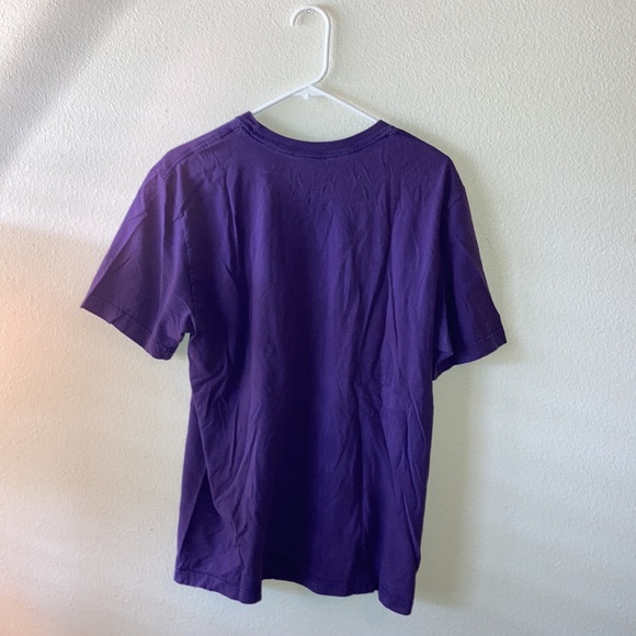 Nike - University of Washington Basketball - tee shirt - Large - Picture 2 of 4